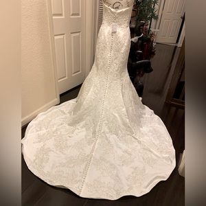 NEW Oleg Cassini Wedding Dress